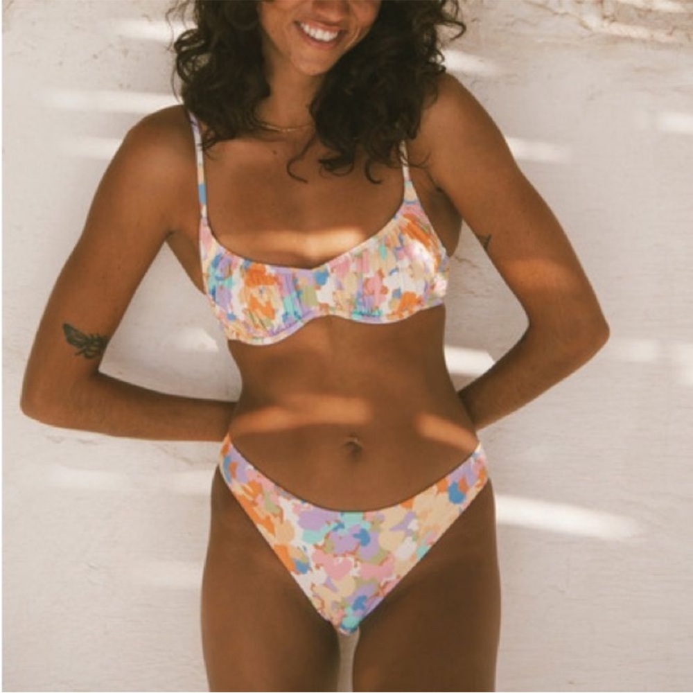 Billabong Paradise Cove Ruched Bralette Top Bikini NWT - Sz M